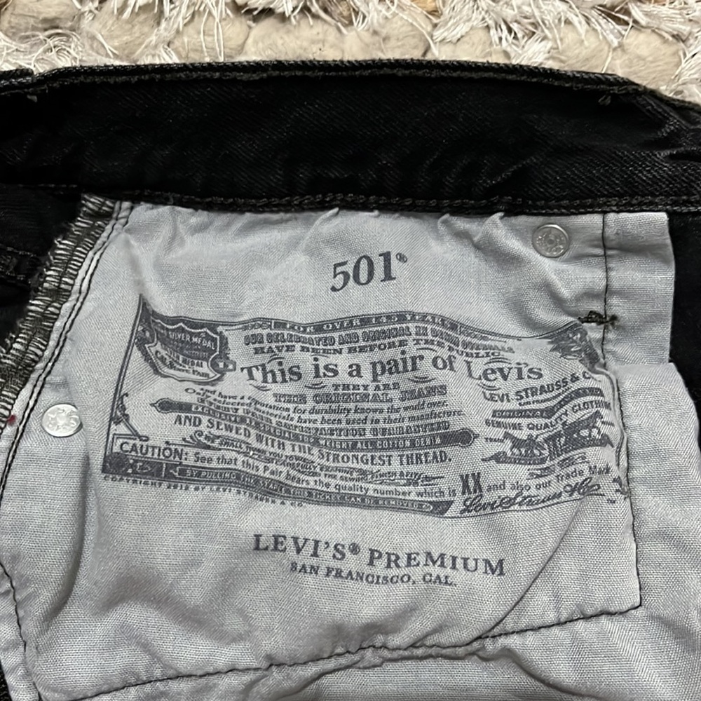 LEVI’S 501® HIGH RISE WOMEN'S SHORTS - Picture 5 of 7